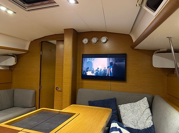 Jeanneau Sun Odyssey 409 – svært velutstyrt og oppgradert 6 of 30