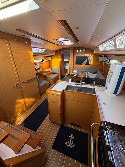 Jeanneau Sun Odyssey 409 – svært velutstyrt og oppgradert 26 of 30