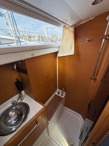 Jeanneau Sun Odyssey 409 – svært velutstyrt og oppgradert 29 of 30