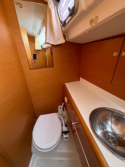 Jeanneau Sun Odyssey 409 – svært velutstyrt og oppgradert 30 of 30