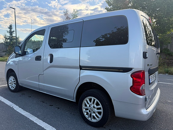 Nissan NV200 4 of 30