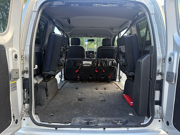 Nissan NV200 30 of 30