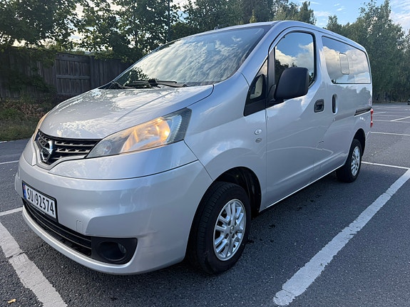 Nissan NV200 2 of 30
