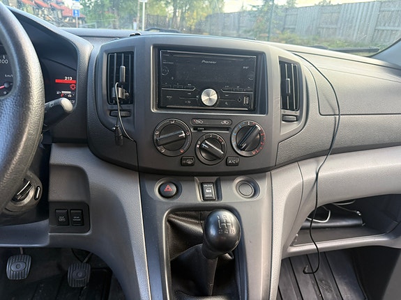 Nissan NV200 22 of 30