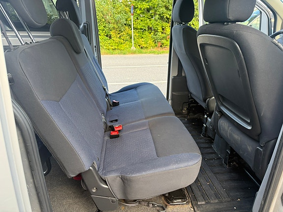 Nissan NV200 12 of 30