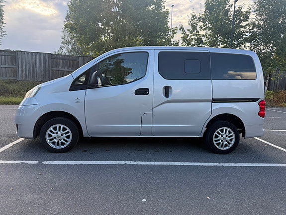 Nissan NV200 3 of 30