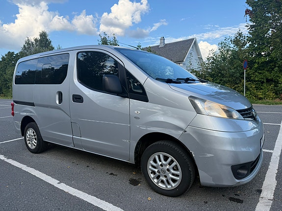 Nissan NV200 8 of 30