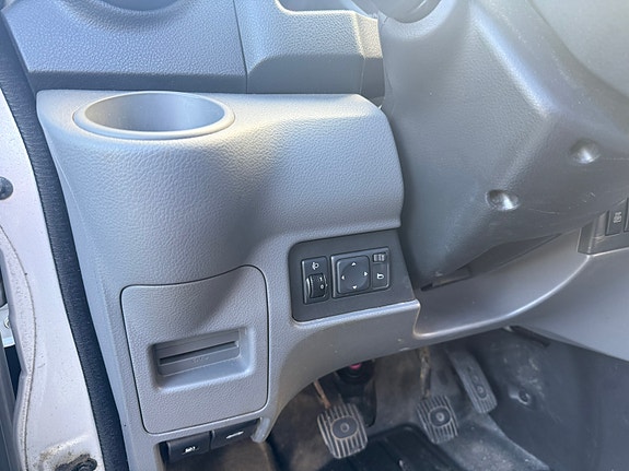 Nissan NV200 21 of 30