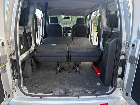 Nissan NV200 27 of 30