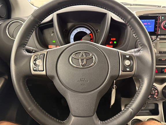 Toyota Urban Cruiser 14 of 30