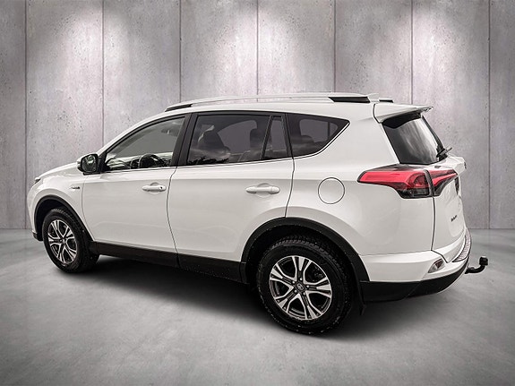 Toyota RAV4 3 of 15