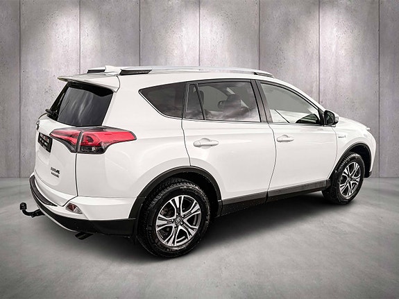 Toyota RAV4 4 of 15