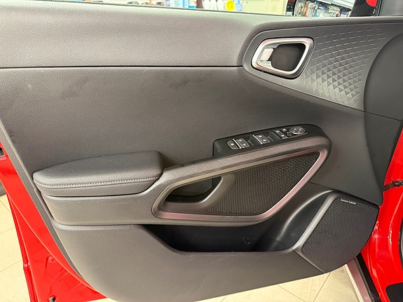 Kia e-Soul 18 of 30