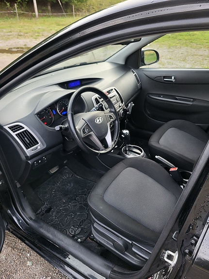 Hyundai i20 6 of 15