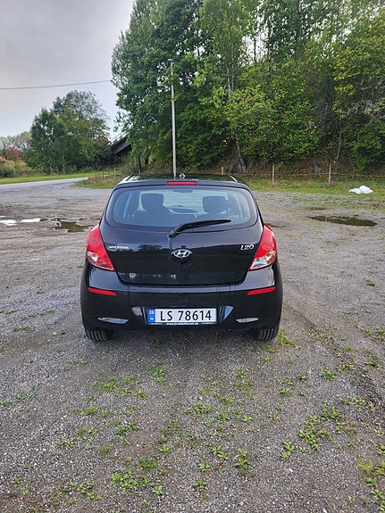 Hyundai i20 3 of 15