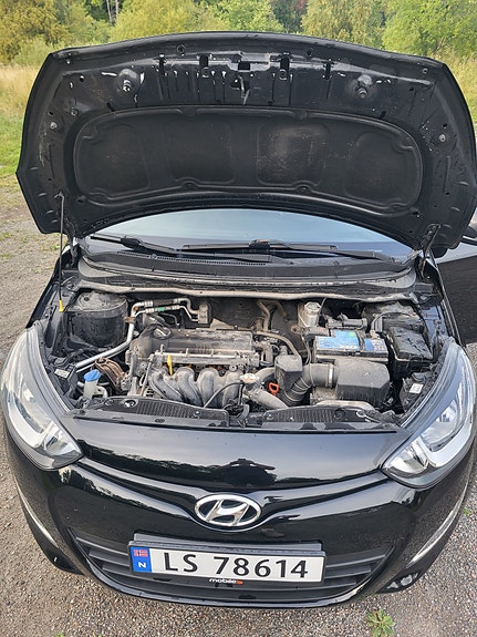 Hyundai i20 5 of 15