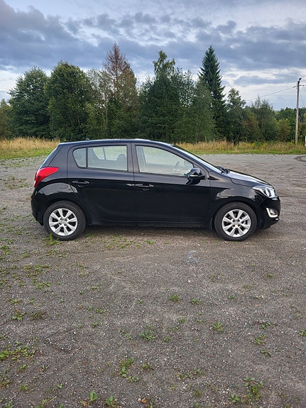 Hyundai i20 4 of 15