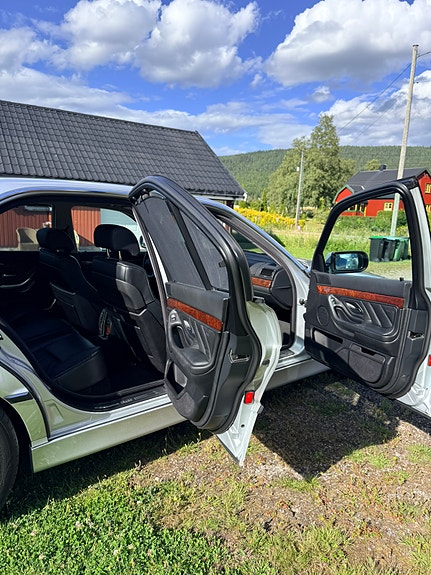 BMW 728i 11 of 19