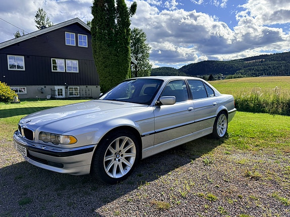 BMW 728i 10 of 19