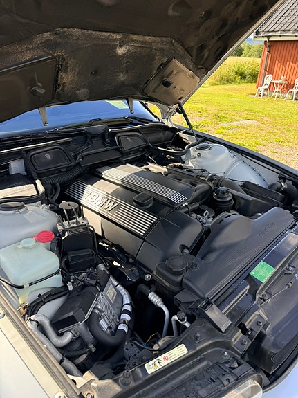 BMW 728i 17 of 19