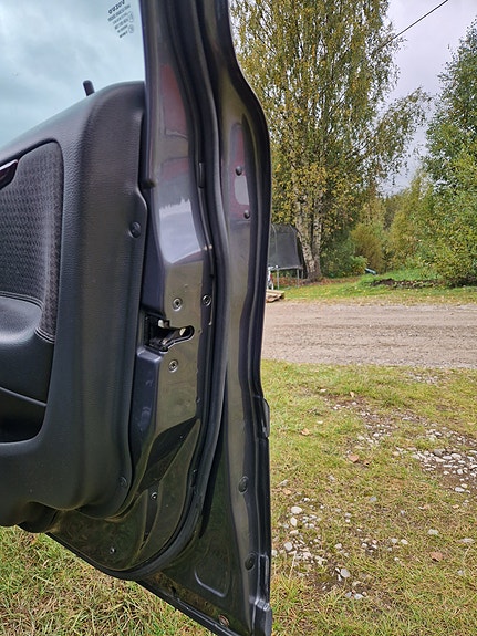 Volvo V70 10 of 30