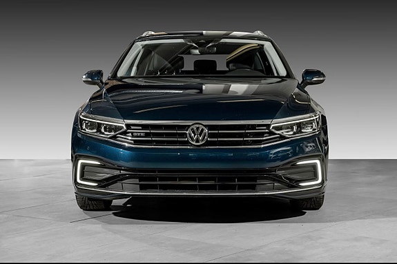 Volkswagen Passat 3 of 30