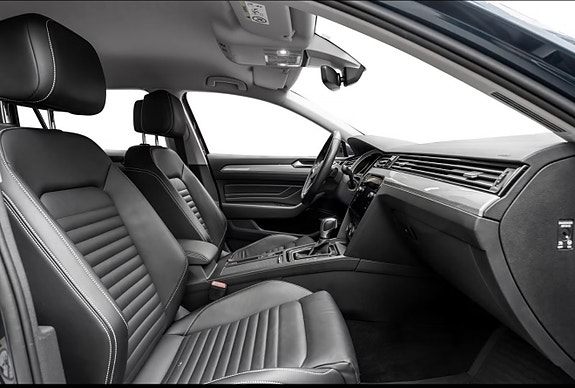 Volkswagen Passat 21 of 30