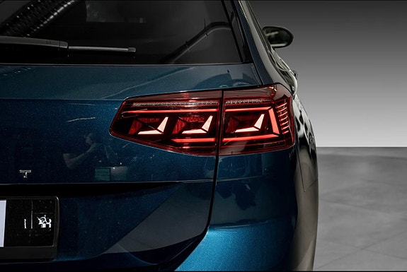 Volkswagen Passat 8 of 30