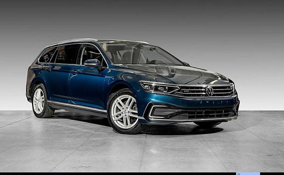 Volkswagen Passat 13 of 30