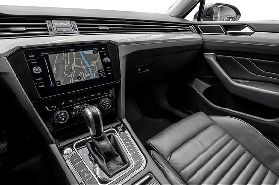 Volkswagen Passat 26 of 30
