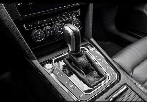 Volkswagen Passat 27 of 30