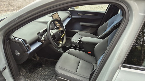 Volvo EX30 14 of 23