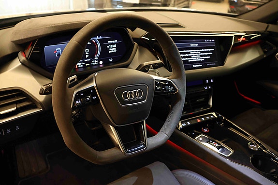 Audi e-tron GT 24 of 30