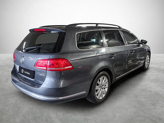 Volkswagen Passat 5 of 30
