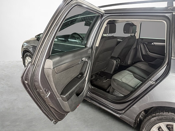 Volkswagen Passat 20 of 30