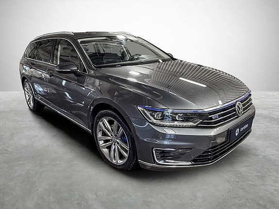 Volkswagen Passat 6 of 28