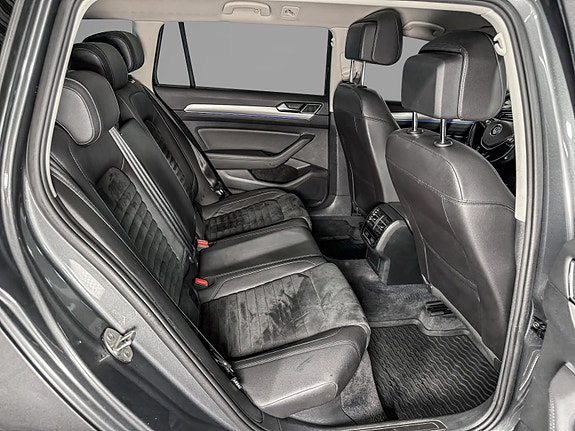 Volkswagen Passat 20 of 28