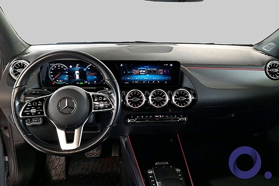 Mercedes-Benz EQA300 11 of 14
