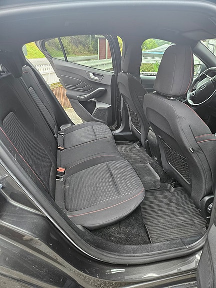 Ford Focus 13 of 13