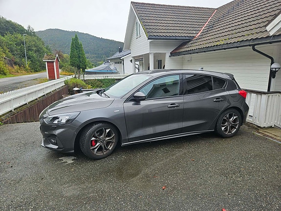 Ford Focus 4 of 13