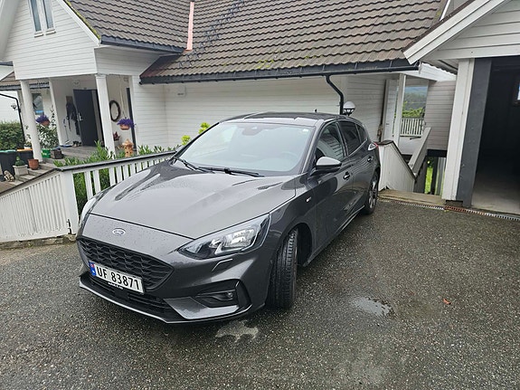 Ford Focus 2 of 13