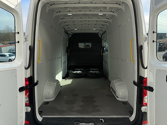 Volkswagen Crafter 15 of 30