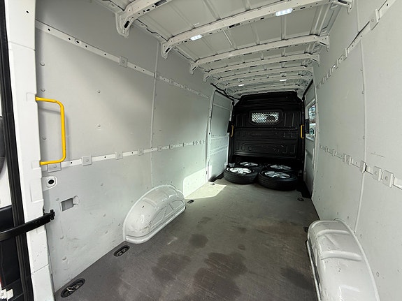 Volkswagen Crafter 16 of 30