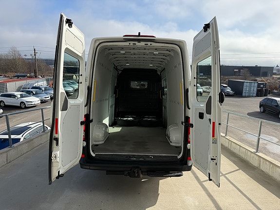 Volkswagen Crafter 14 of 30