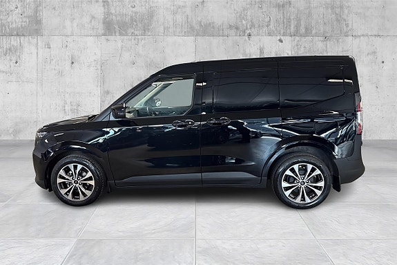 Ford Transit Courier 2 of 15