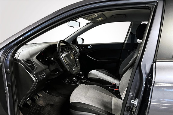 Hyundai i20 8 of 13