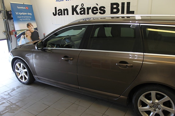 Volvo V70 2 of 21