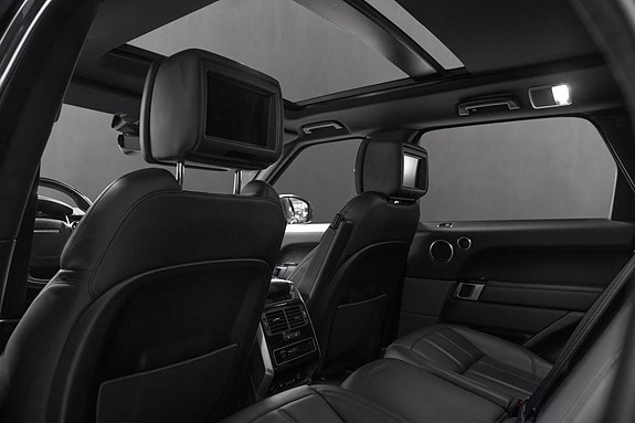 Land Rover Range Rover Sport 24 of 30