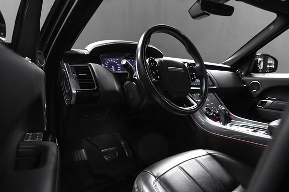 Land Rover Range Rover Sport 14 of 30