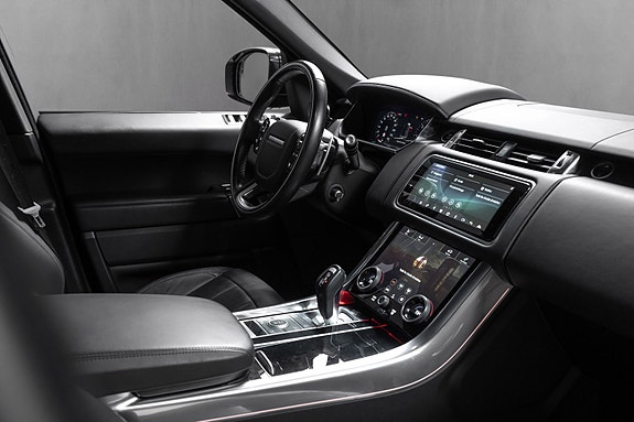 Land Rover Range Rover Sport 10 of 30